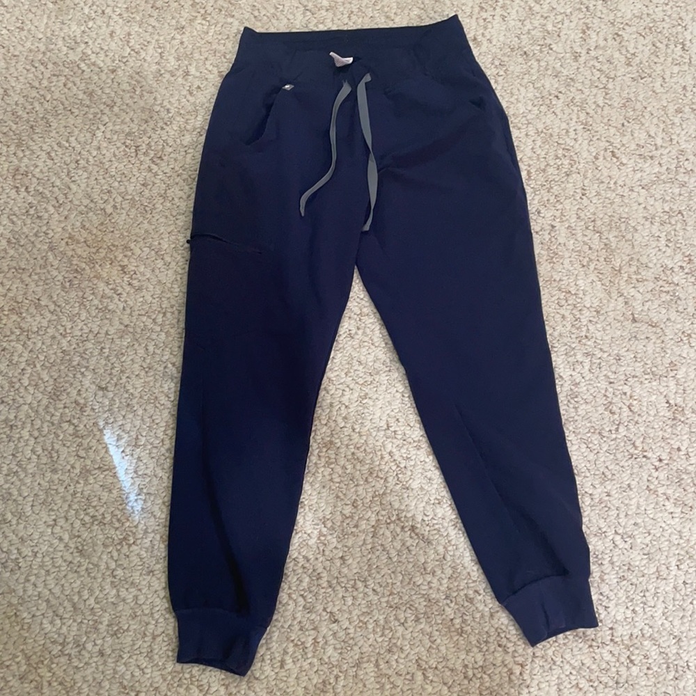 Women’s jogger scrubs